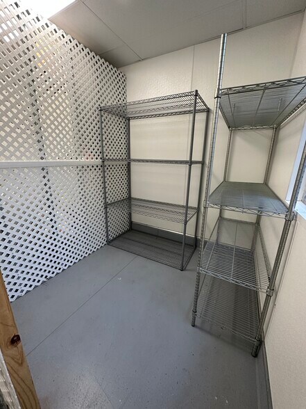 More Photos Of 1002 E Newport Center Dr, Deerfield Beach Flex For Lease