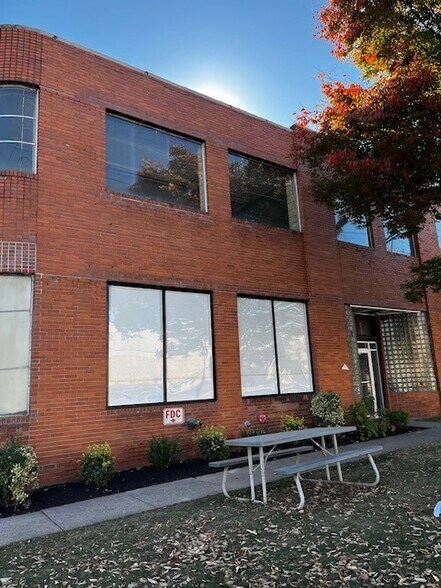 More Photos Of 1101 W Elizabeth Ave, Linden Warehouse For Sale
