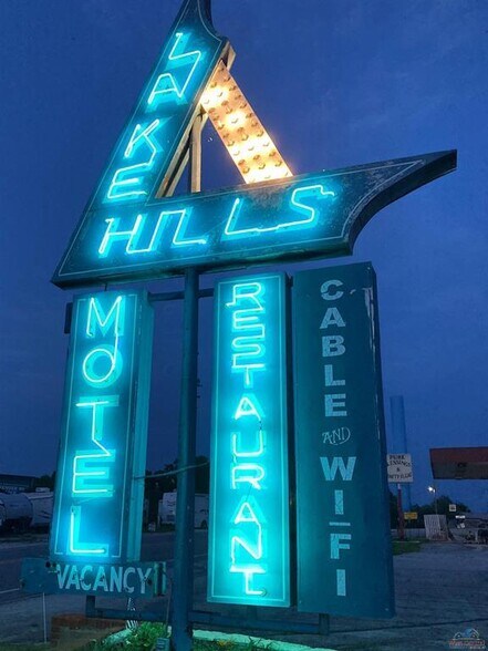 More Photos Of 31535 Highway 83, Warsaw Hospitality For Sale