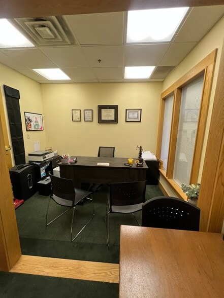 More Photos Of 1060 Osgood St, North Andover Storefront Retail Office For Lease
