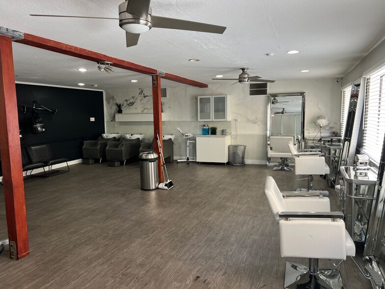 More Photos Of 6536 Telegraph Ave, Oakland Office For Lease
