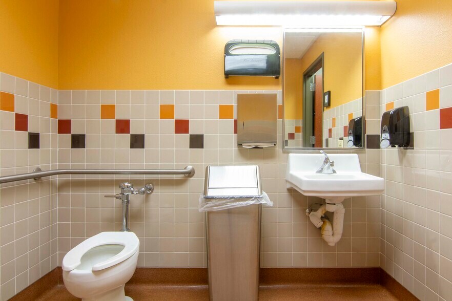 More Photos Of 246 N 18th Ave, Pocatello Healthcare For Sale