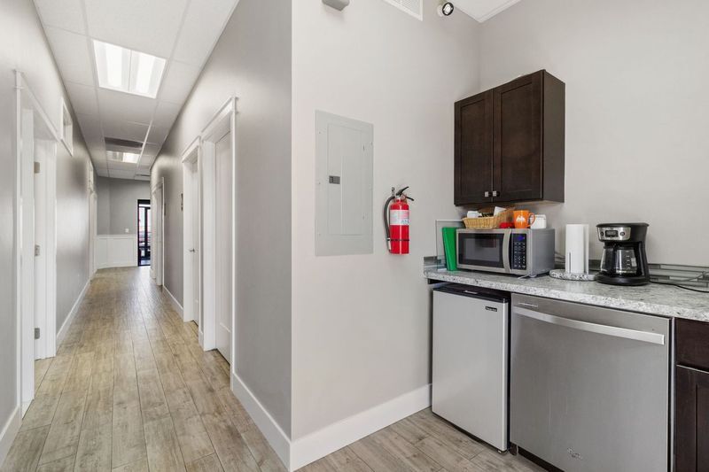 More Photos Of 236 River Vista Pl, Twin Falls Office For Lease