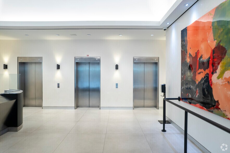 More Photos Of 66 Bloor St W, Toronto Office For Lease