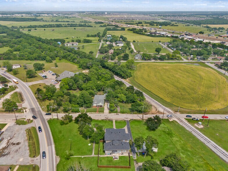 More Photos Of 107 S Josephine St, Royse City General Retail For Sale