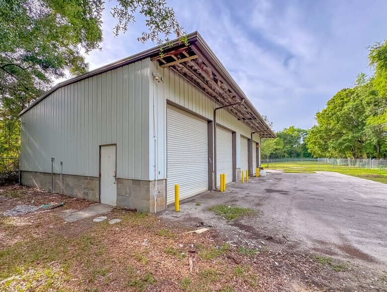 More Photos Of 4863 Gum Rd, Tallahassee Warehouse For Lease