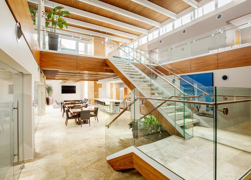 More Photos Of 550 W Merrill St, Birmingham Office For Lease