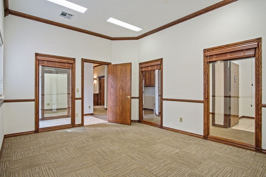More Photos Of 1006 24th Ave NW, Norman Office For Lease