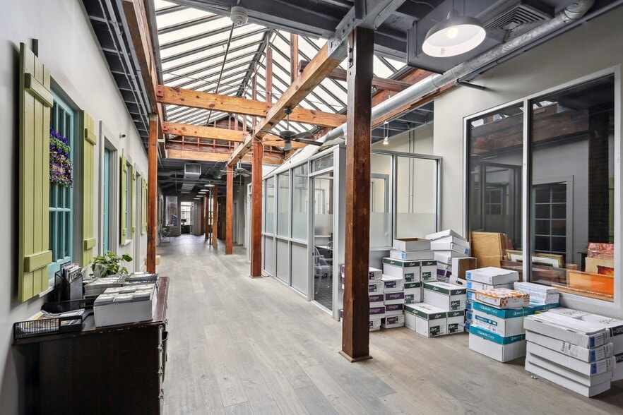 More Photos Of 309-311 Decatur St, New Orleans Freestanding For Sale