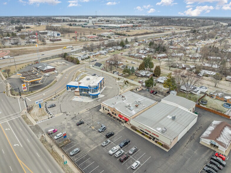 More Photos Of 965-975 W Main St, Tipp City General Retail For Sale