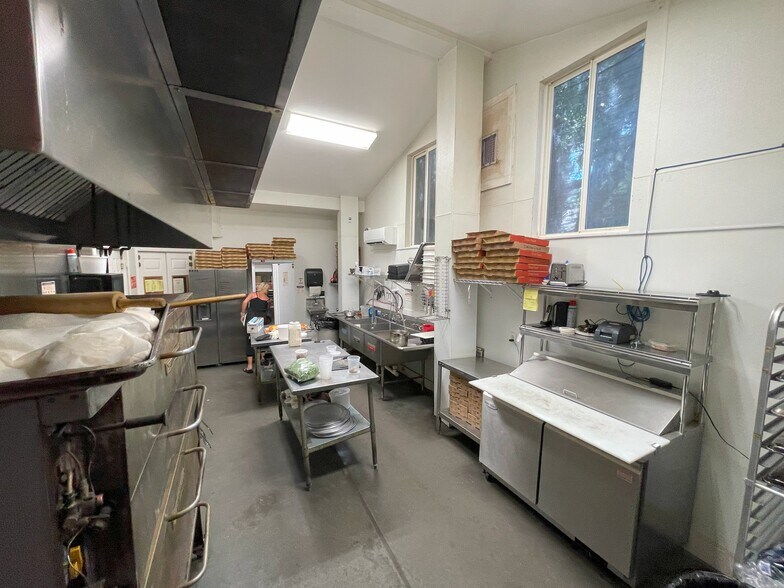 More Photos Of 2111 Sea Island Pky, Saint Helena Island General Retail For Sale