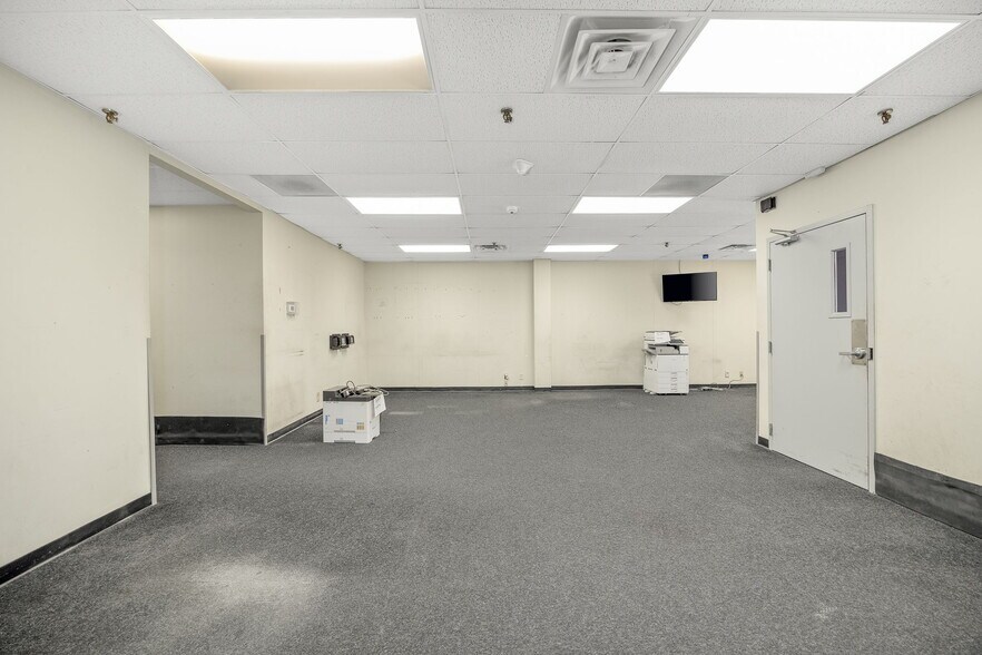 More Photos Of 4811 Easton Rd, Saint Joseph Industrial For Lease