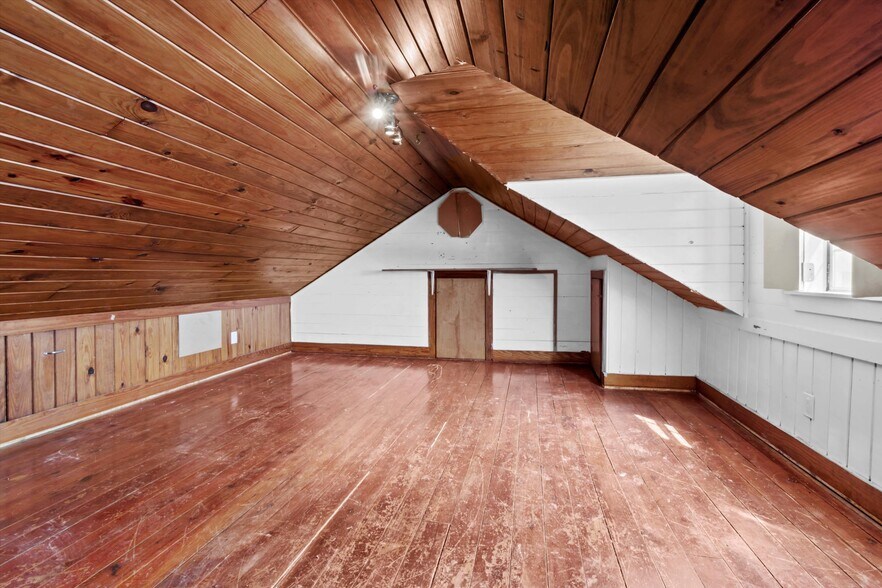 More Photos Of 1000 Rohde Rd, Kyle Service For Lease