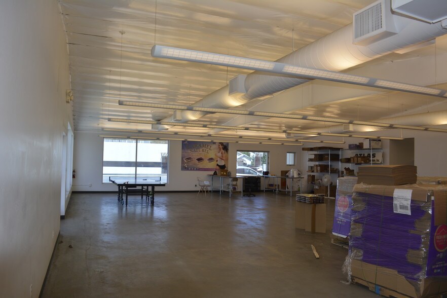 More Photos Of 830 21st St, Bakersfield Service For Lease