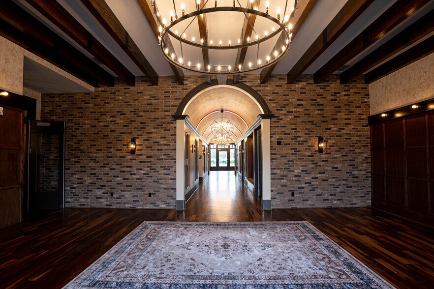 More Photos Of 16555 Creek Bend Dr, Sugar Land Freestanding For Sale