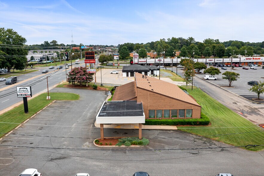 More Photos Of 5410 N Tryon St, Charlotte Medical For Sale
