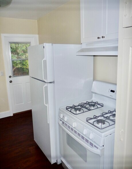 More Photos Of 4985 Narragansett Ave, San Diego Apartments For Sale