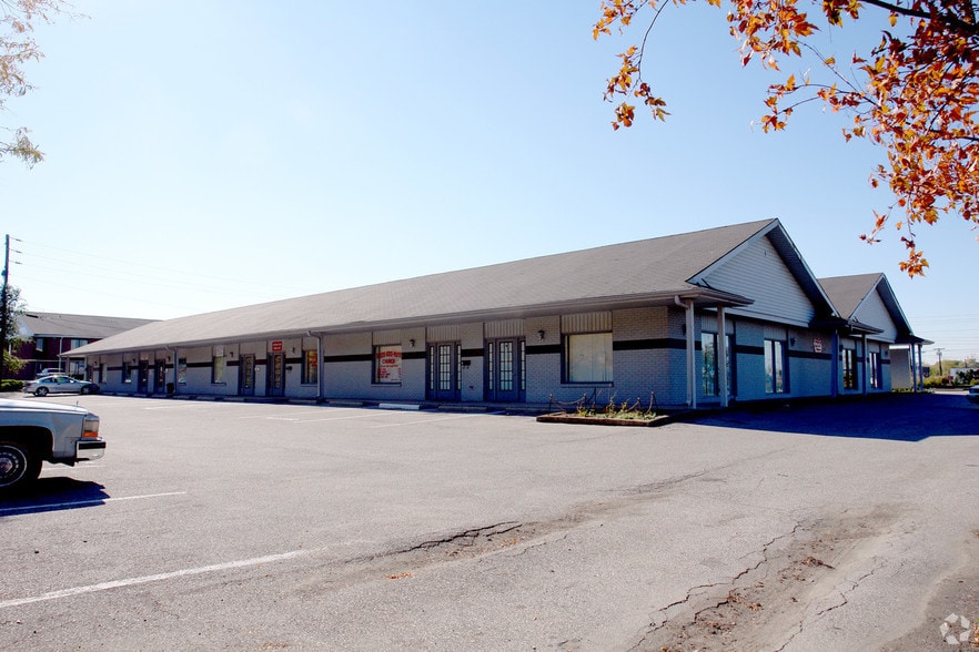 Primary Photo Of 7061 Twin Oaks Dr, Indianapolis Medical For Lease