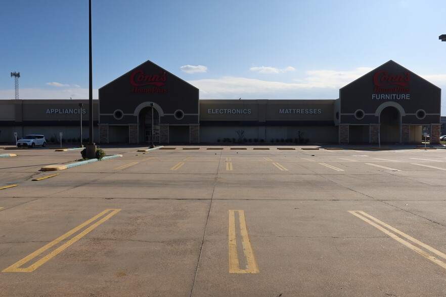 Primary Photo Of 4326 Dowlen Rd, Beaumont General Retail For Lease