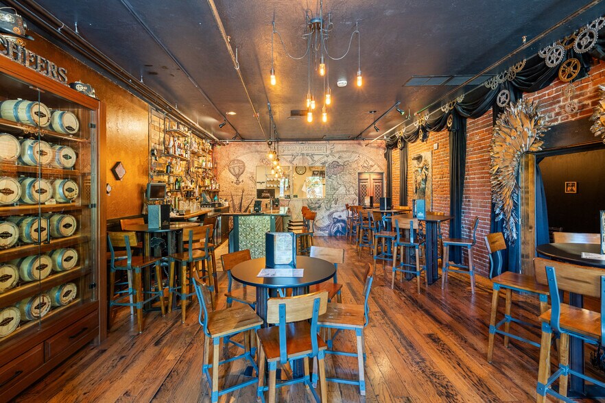 More Photos Of 509 SW G St, Grants Pass Restaurant For Sale