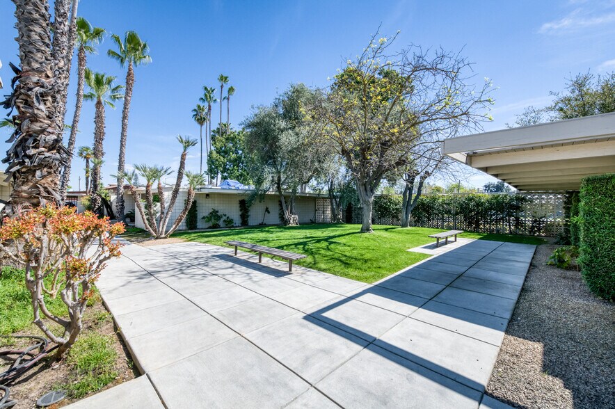More Photos Of 446 W Shaw Ave, Fresno Office For Sale