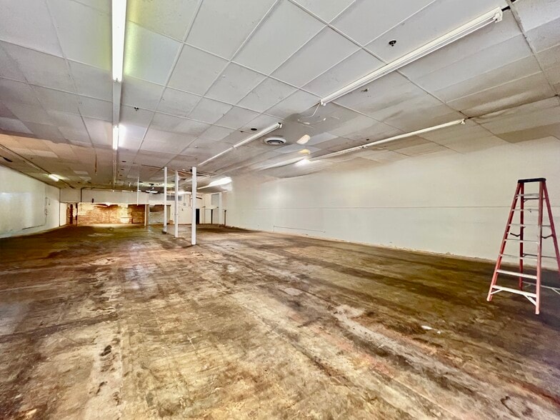 More Photos Of 220 SW 25th St, Oklahoma City Storefront Retail Office For Sale