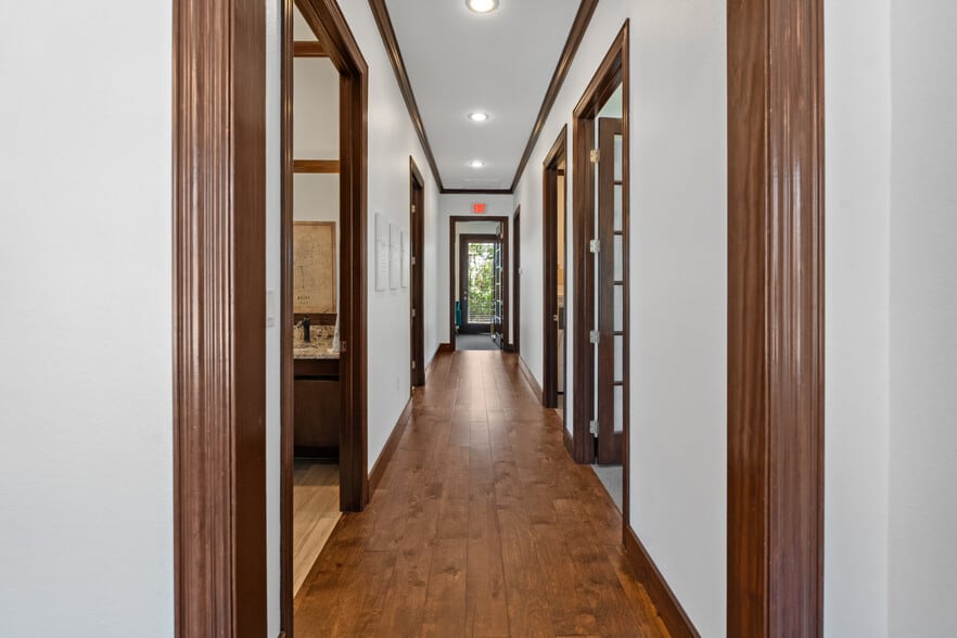More Photos Of 6115 New Copeland Rd, Tyler Medical For Sale