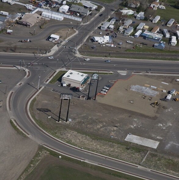 More Photos Of 2712 Island Ave, La Grande Freestanding For Lease