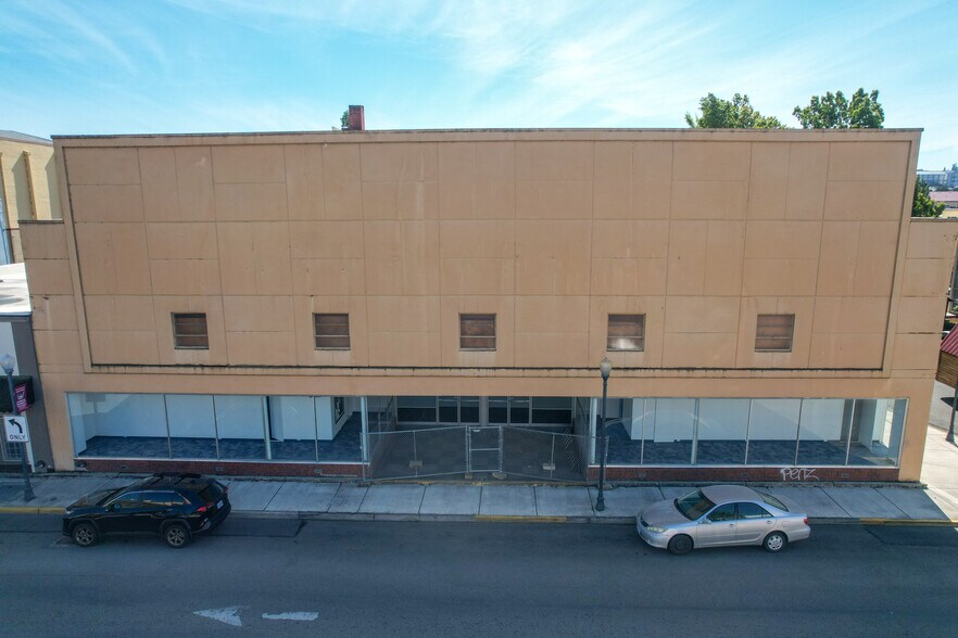 More Photos Of 181 Anderson Ave, Coos Bay Department Store For Sale