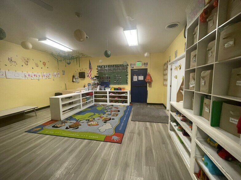 More Photos Of 3202 12th Avenue Rd, Nampa Light Distribution For Sale