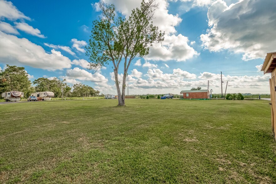 More Photos Of 16181 Lindstrom Rd, Crosby Trailer Camper Park For Sale