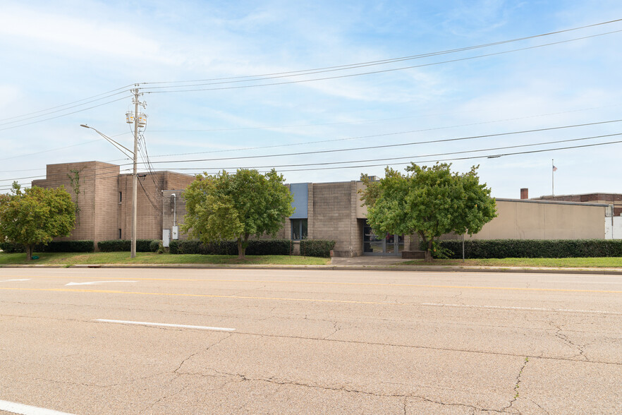 Primary Photo Of 720 Hall of Fame Dr, Knoxville Office For Lease