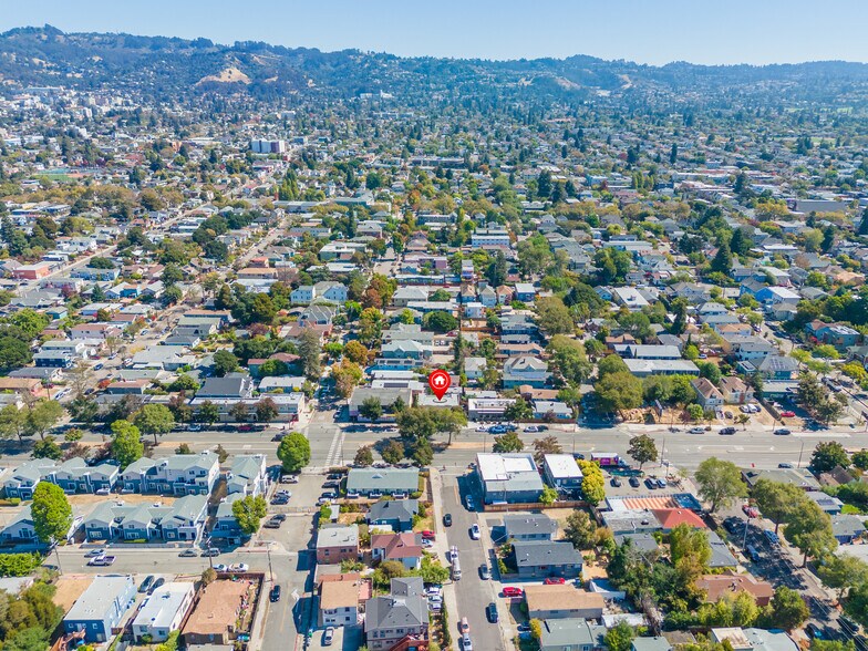 More Photos Of 3109 Sacramento St, Berkeley Storefront Retail Residential For Sale