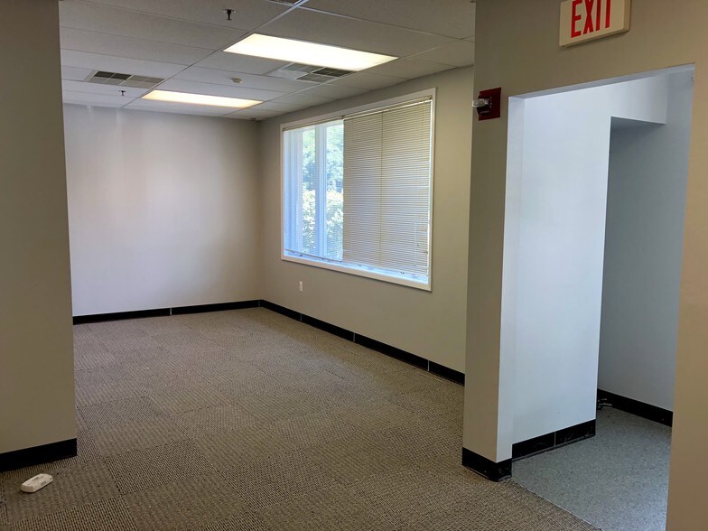 More Photos Of 1255 Whitehorse Mercerville Rd, Hamilton Unknown For Lease