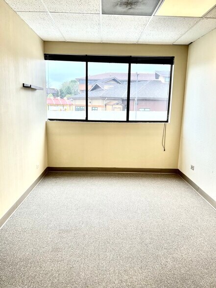 More Photos Of 6909 S Holly Cir, Centennial Office For Sale