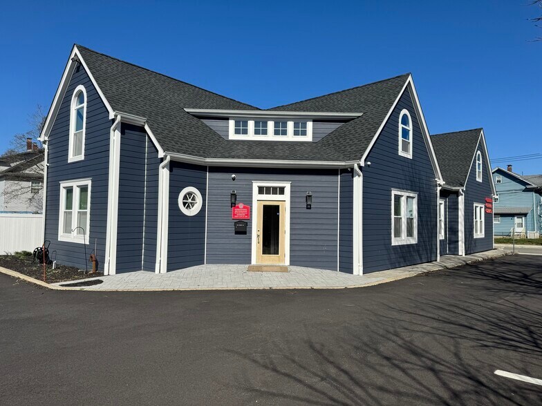 More Photos Of 38 Church St, Patchogue Loft Creative Space For Lease