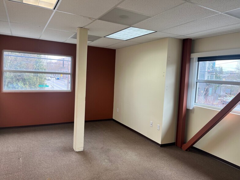 More Photos Of 3829-3843 NE Tillamook St, Portland Office For Lease