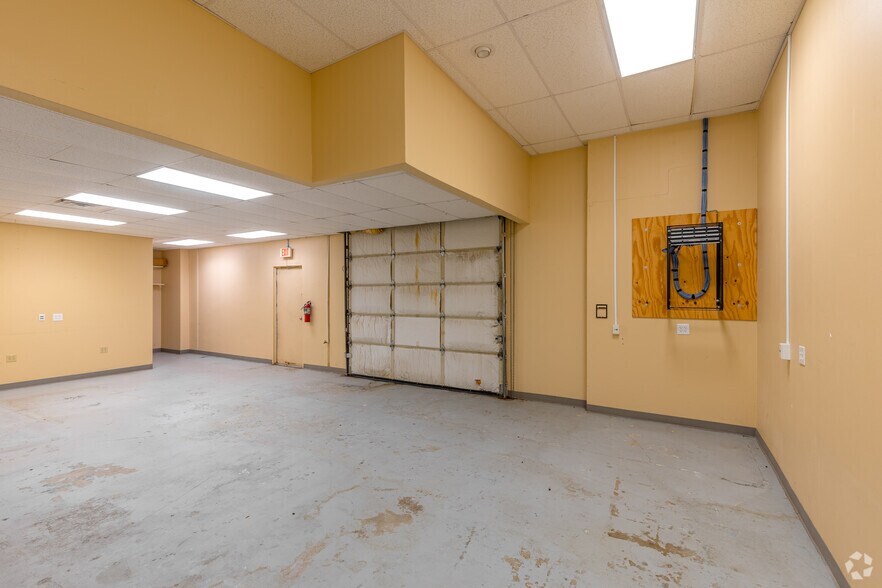 More Photos Of 12200 N Stemmons Fwy, Farmers Branch Unknown For Lease