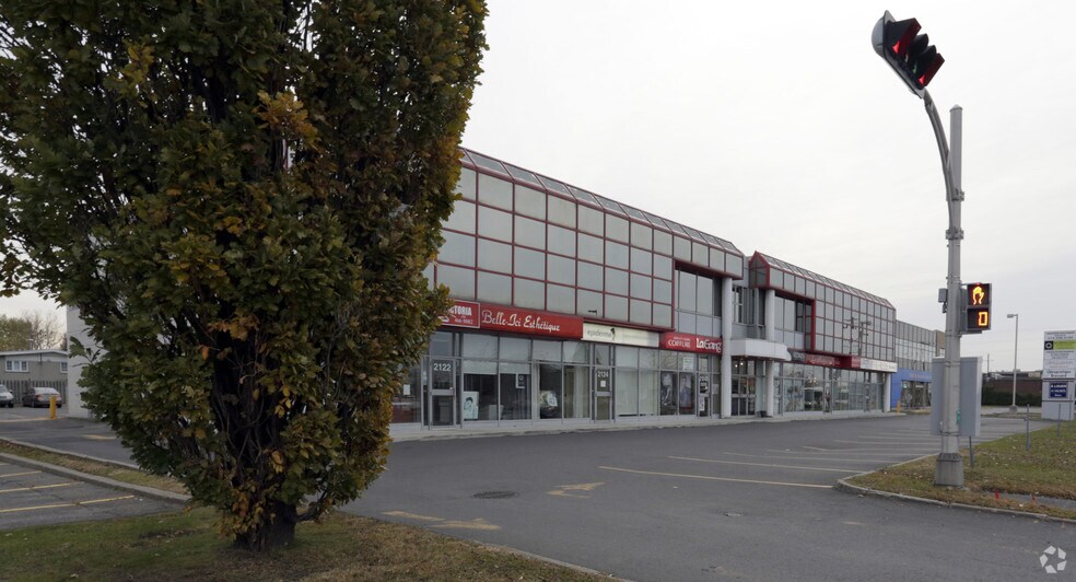 More Photos Of 2122-2134 Av Victoria, Longueuil Storefront Retail Office For Lease