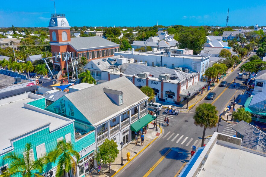 More Photos Of 135 Duval St, Key West Bar For Lease