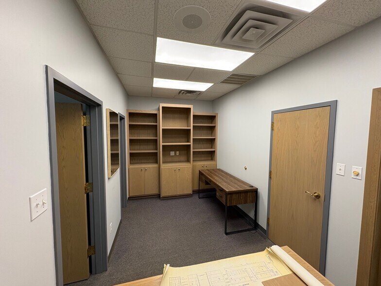 More Photos Of 6139-6143 E 91st St, Tulsa Medical For Lease