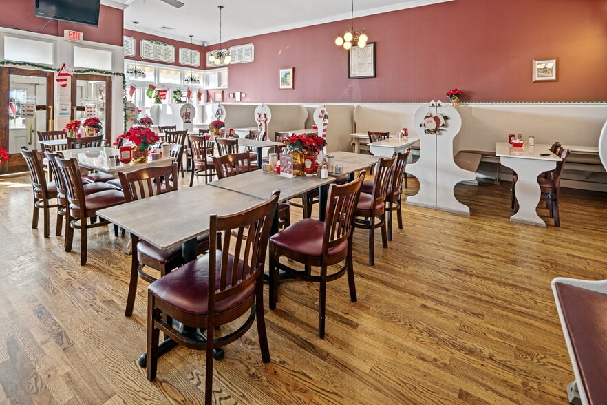 More Photos Of 688 E Bay Ave, Barnegat Restaurant For Sale