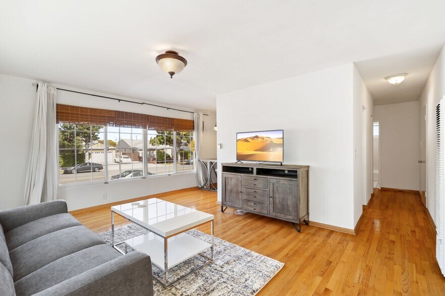 More Photos Of 3743 Mclaughlin Ave, Los Angeles Apartments For Sale