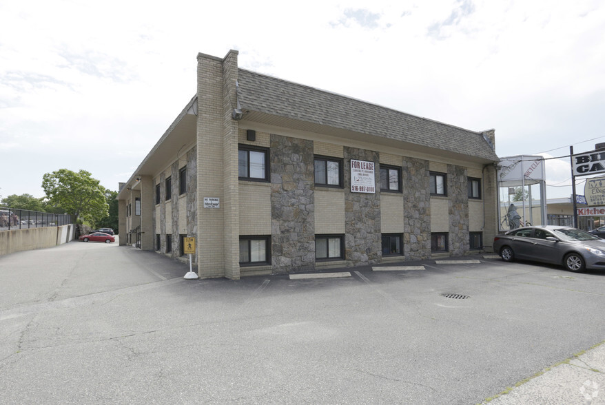 Primary Photo Of 164 Commack Rd, Commack Medical For Lease