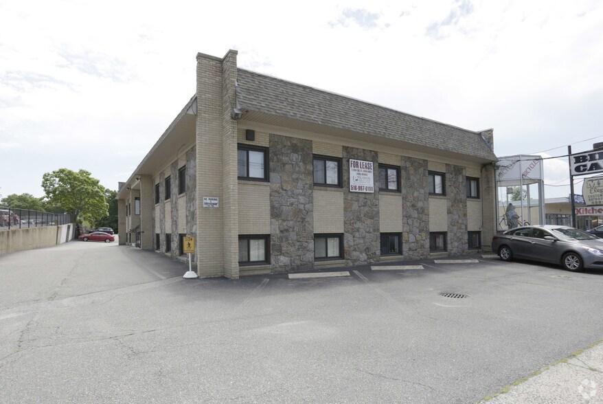 More Photos Of 164 Commack Rd, Commack Medical For Lease