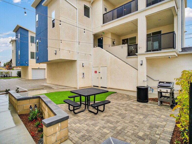 More Photos Of 611 Highland Ave, National City Apartments For Lease