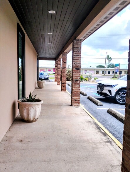 More Photos Of 2489 W Bus Highway 77, San Benito Office For Lease