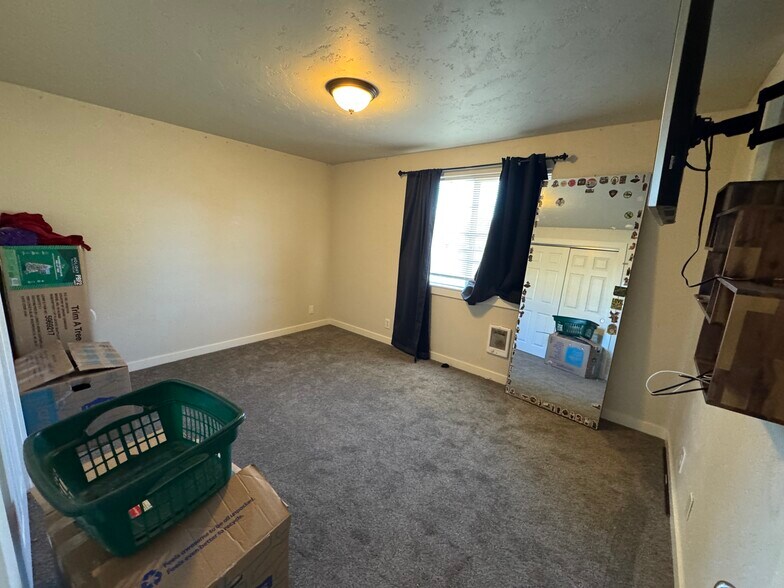 More Photos Of 2908 NW Canal Blvd, Redmond Specialty For Sale