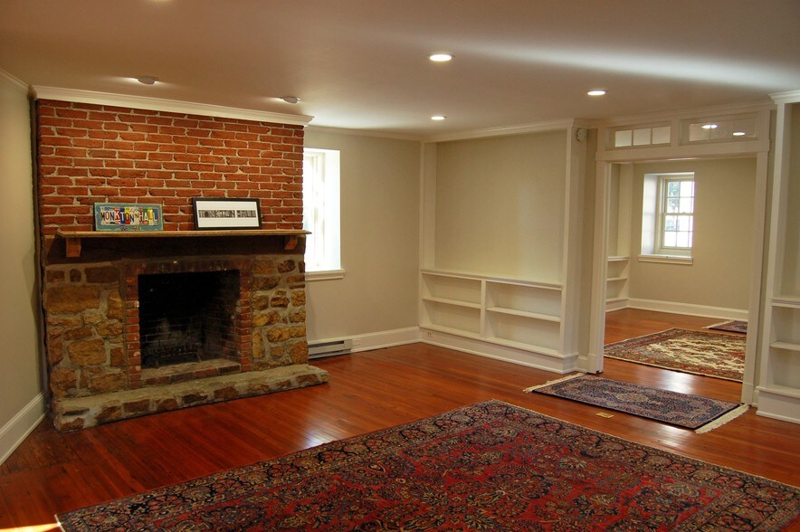 More Photos Of 1901 Monkton Rd, Monkton Storefront Retail Office For Sale