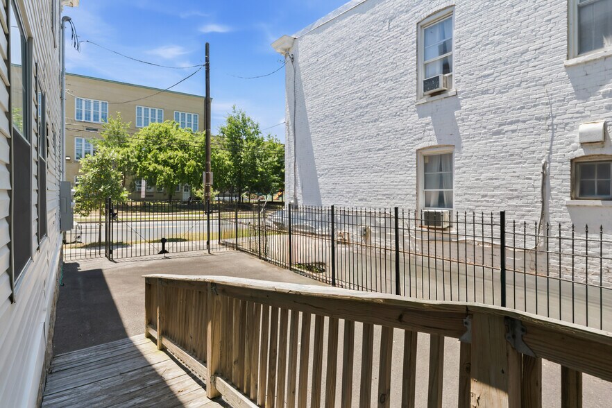 More Photos Of 1512 Marion Barry Ave SE, Washington Office For Sale